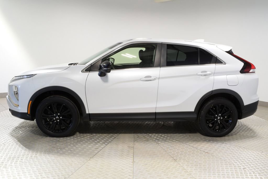 Used 2023 Mitsubishi Eclipse Cross LE image 2
