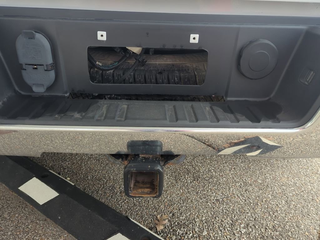 Used 2018 GMC Sierra 1500 SLT w/ SLT Premium Package image 16