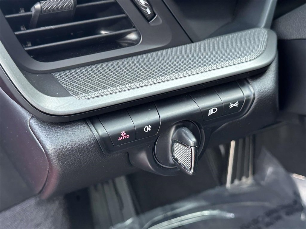 Used 2024 Porsche 911 Carrera image 19