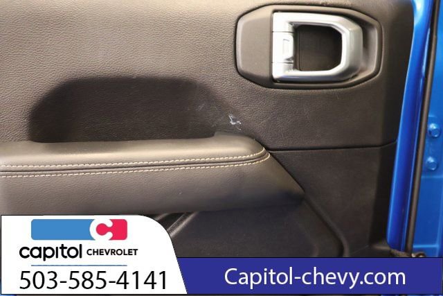 Used 2023 Jeep Gladiator Overland w/ Cold Weather Group image 28