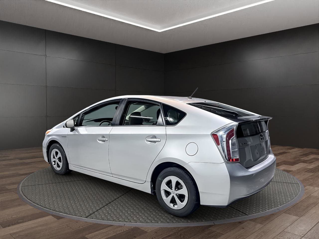 Used 2013 Toyota Prius Two image 6