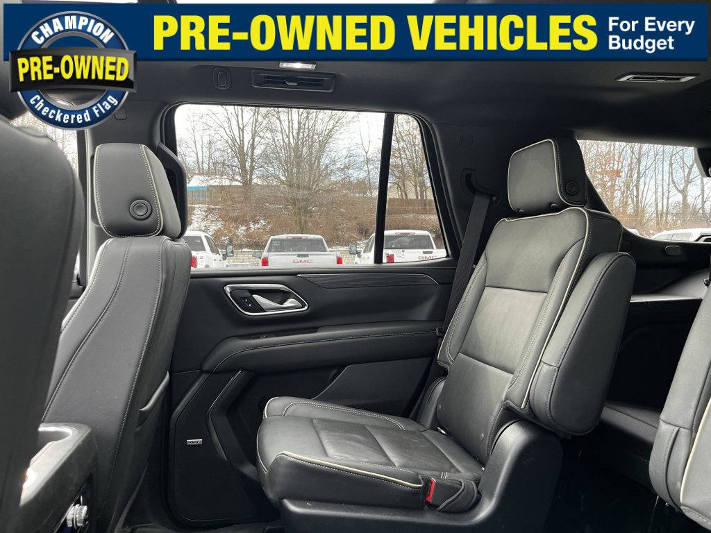 Used 2022 GMC Yukon SLT w/ SLT Premium Package image 16