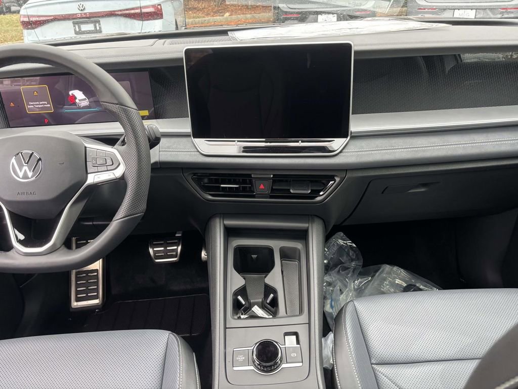 New 2026 Volkswagen Tiguan SE R-Line image 30