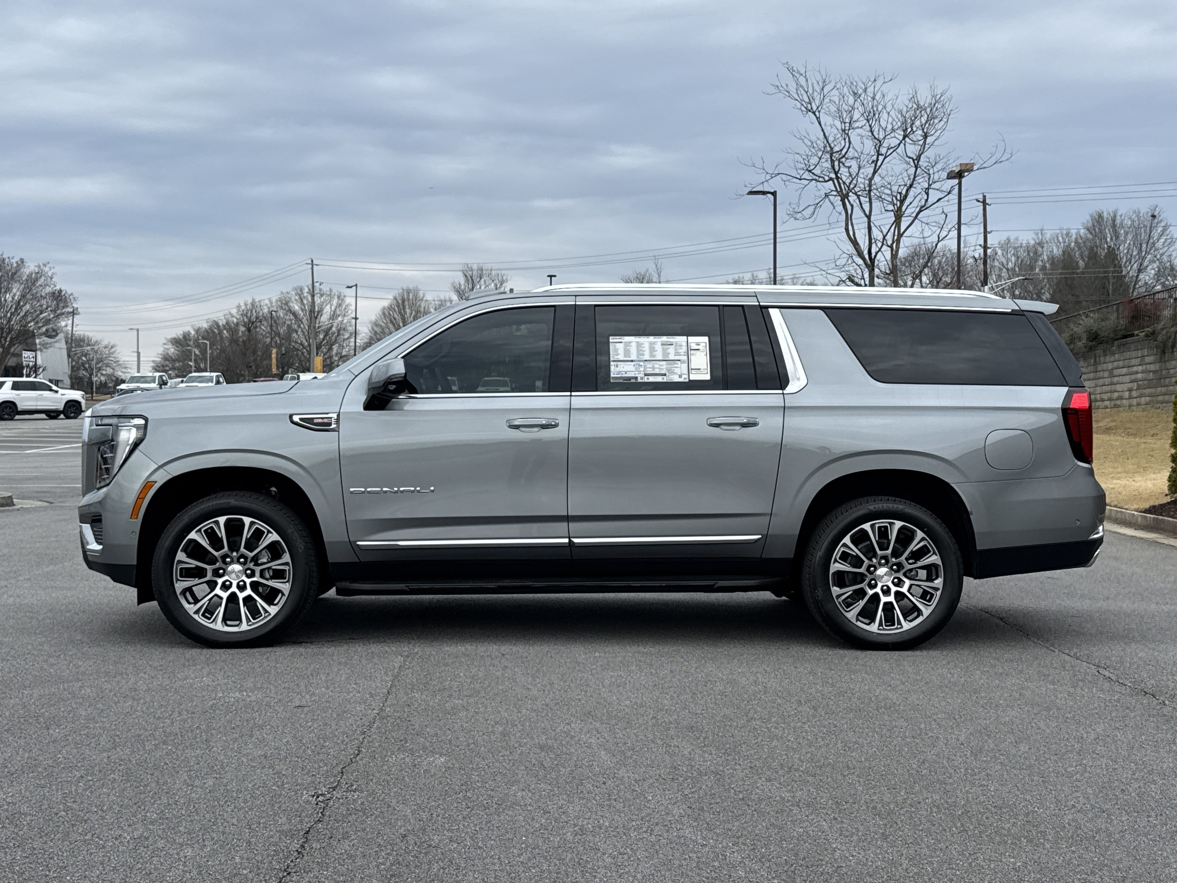 New 2026 GMC Yukon XL Denali w/ Advanced Technology Package AWD/4WD image 7