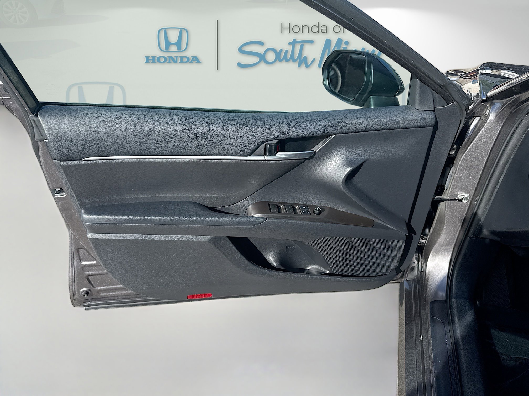 Used 2021 Toyota Camry LE FWD image 19