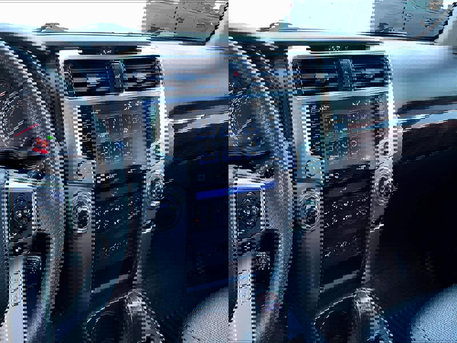 Used 2021 Toyota 4Runner Limited image 19