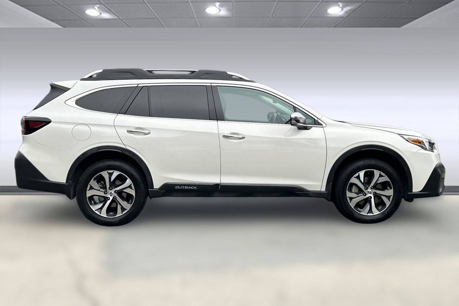 Used 2020 Subaru Outback Touring w/ Popular Package #2 image 7