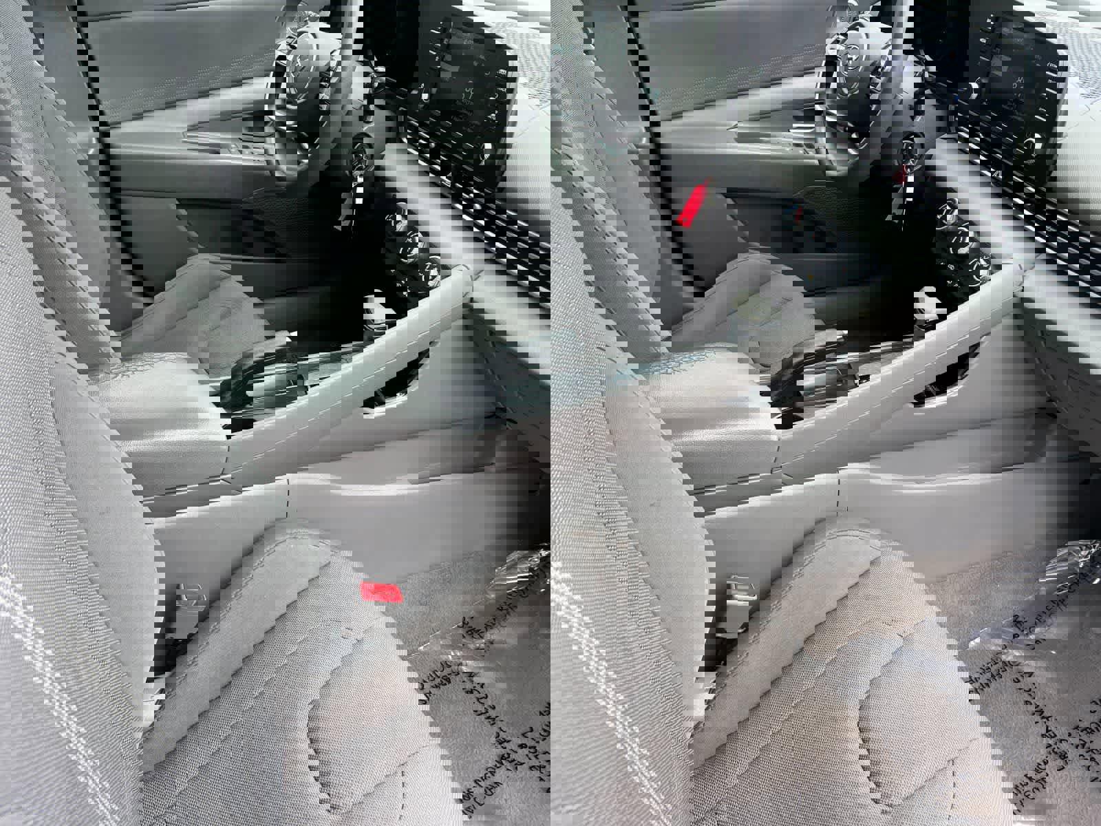 Used 2021 Hyundai Elantra SE image 16