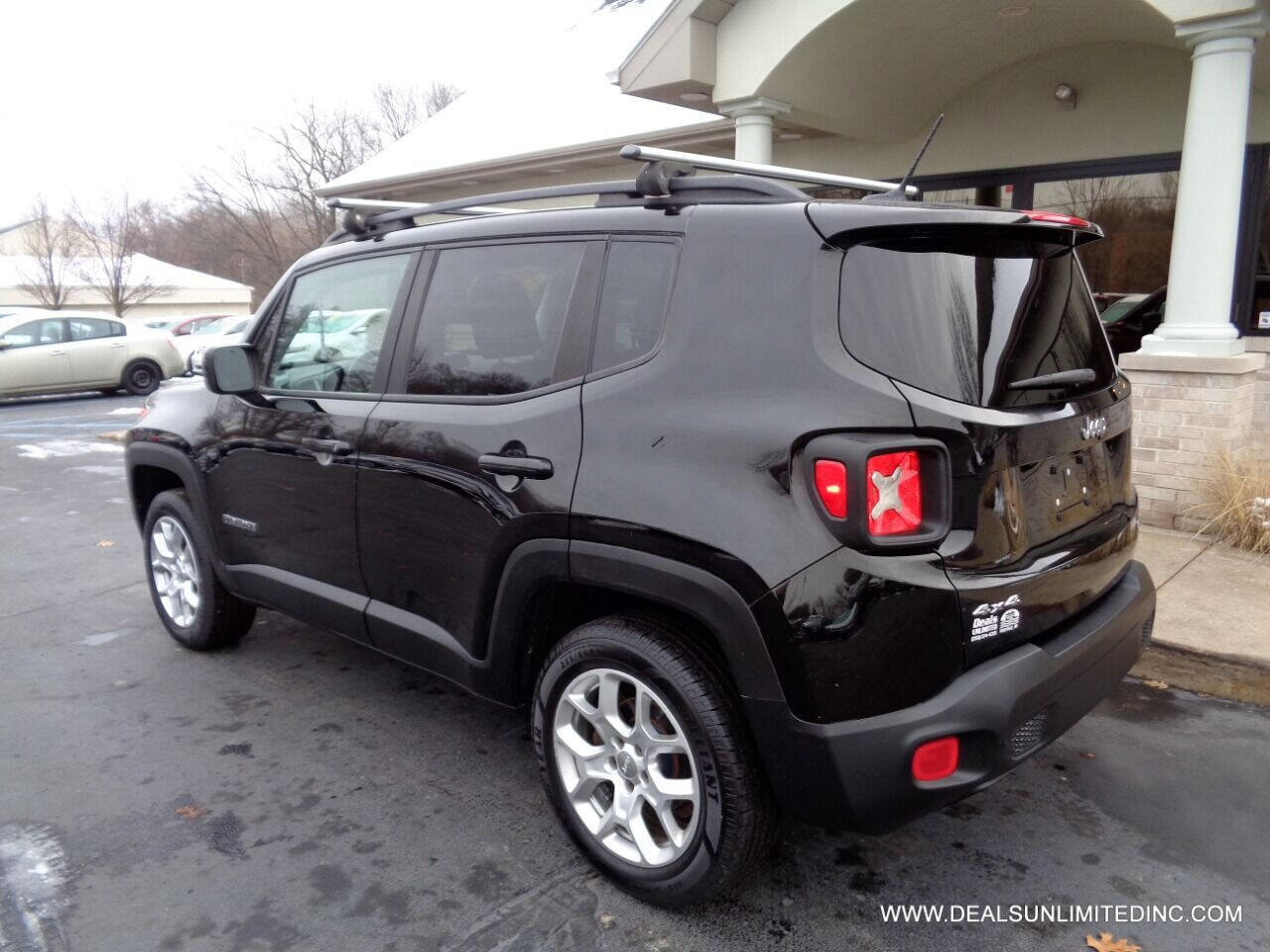 Used 2015 Jeep Renegade Latitude image 4