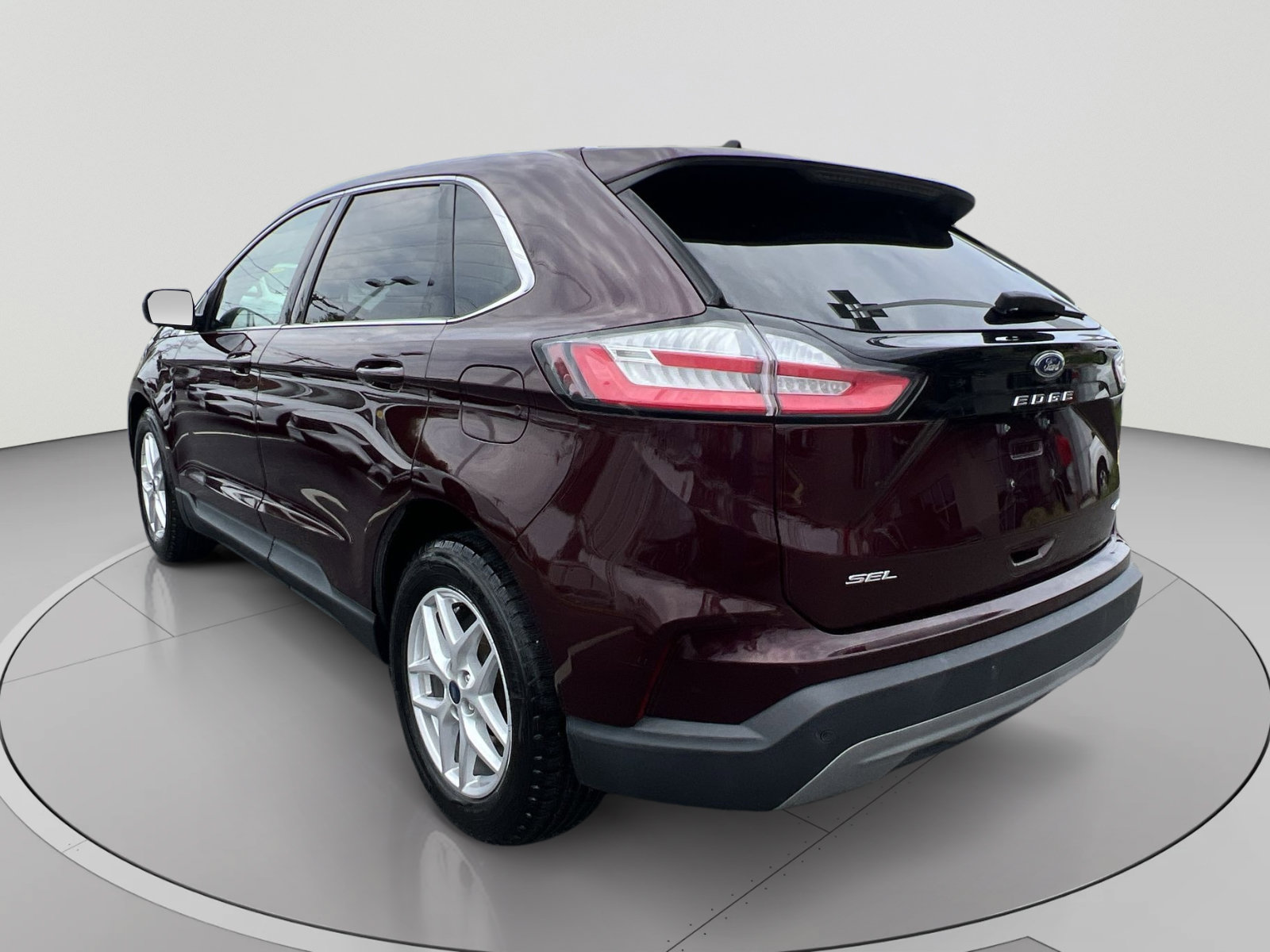 Used 2021 Ford Edge SEL AWD/4WD image 3