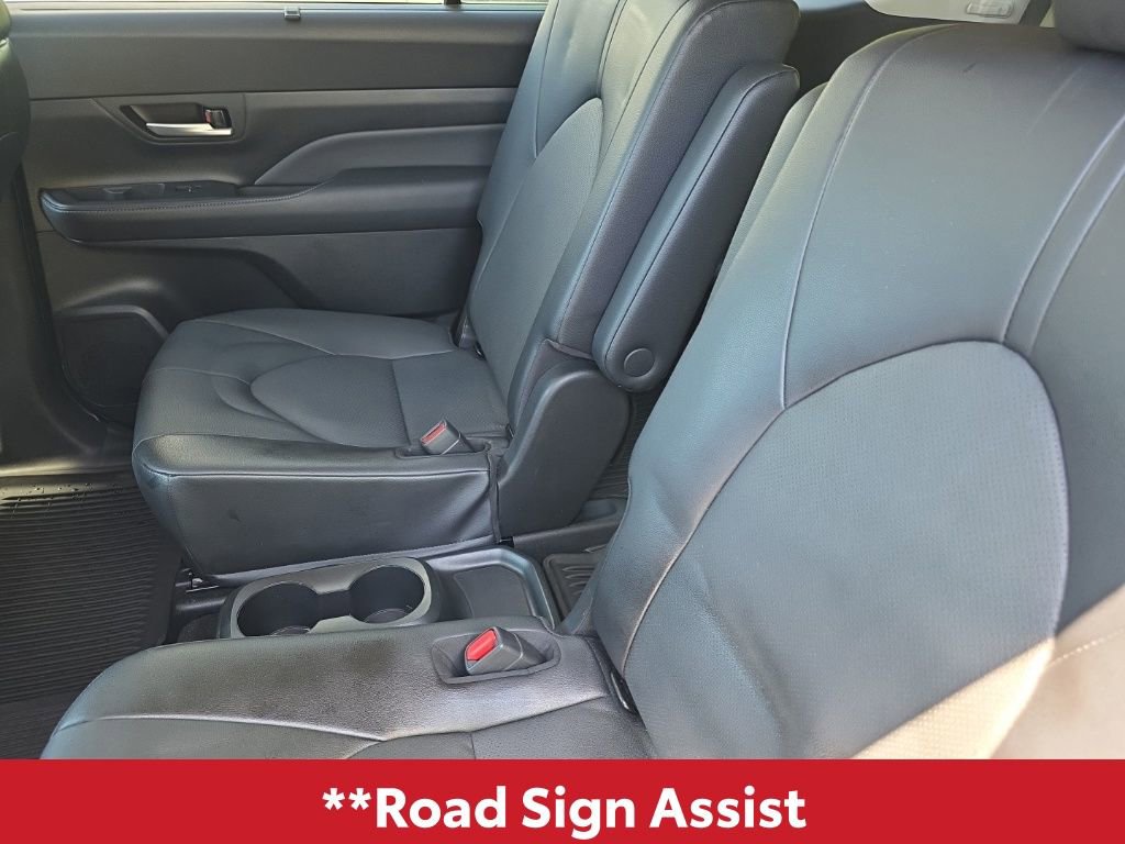 Used 2024 Toyota Grand Highlander XLE image 19