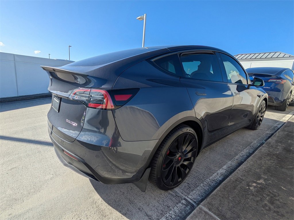 Used 2021 Tesla Model Y Performance image 4