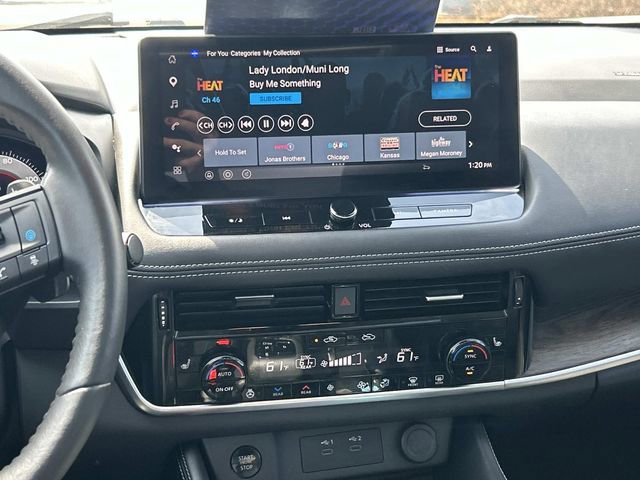 Used 2024 Nissan Rogue Platinum w/ Platinum Premium Package image 16