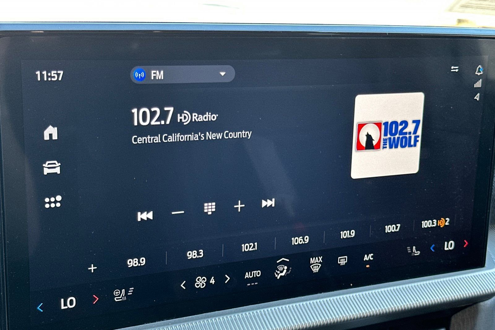 Used 2025 Ford Explorer Platinum w/ LUX Leather Package image 19