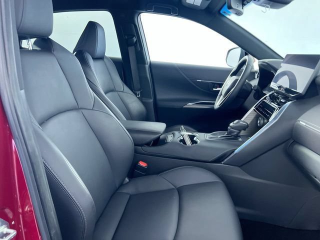 Used 2024 Toyota Venza XLE AWD/4WD image 25