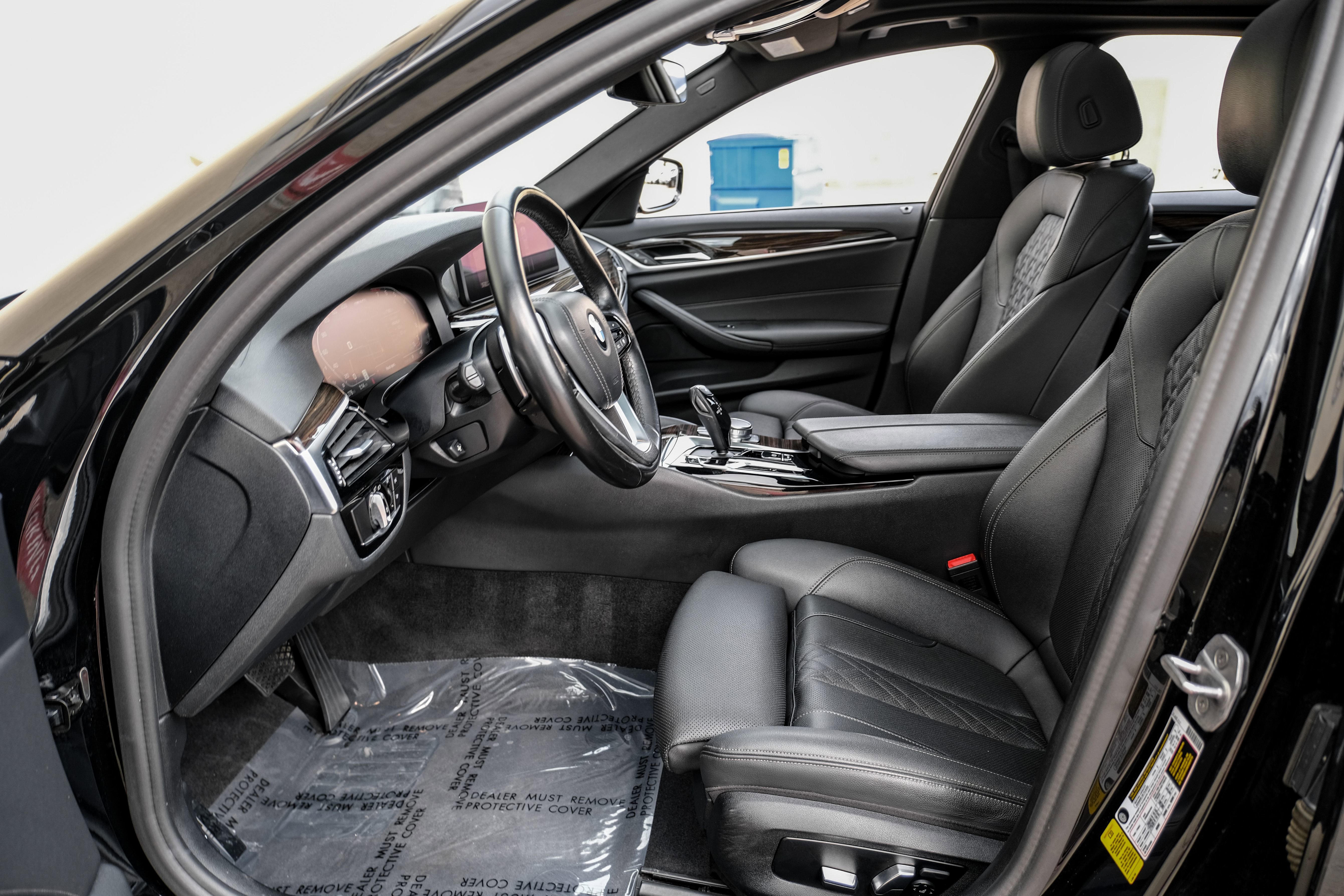 Used 2021 BMW 540i w/ Convenience Package image 3