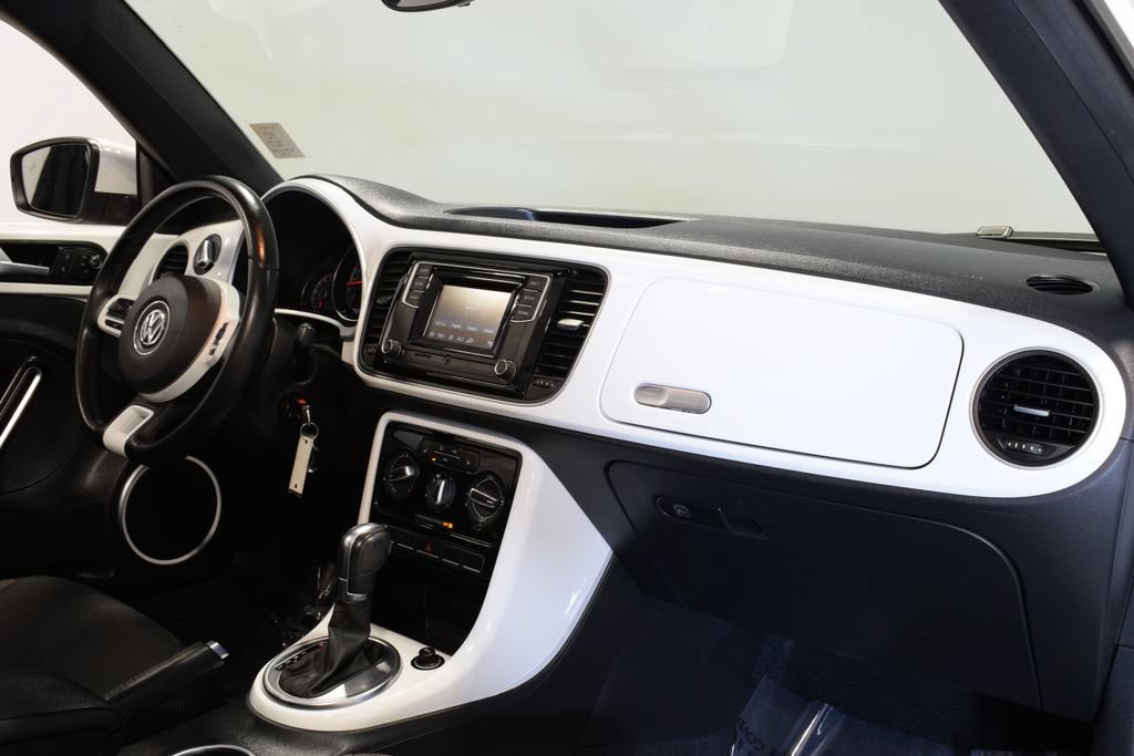 Used 2019 Volkswagen Beetle 2.0T S FWD image 40