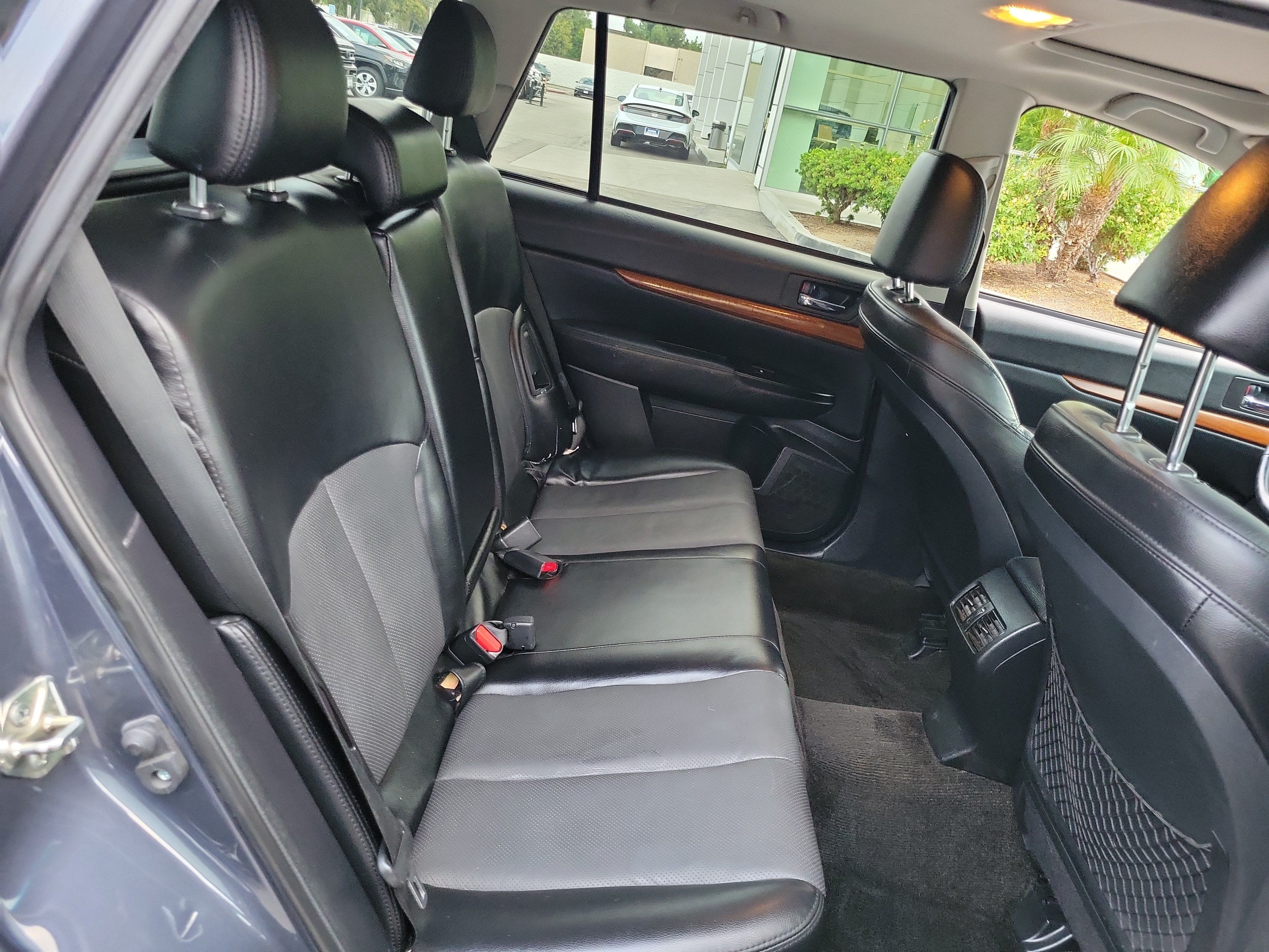 Used 2014 Subaru Outback 2.5i Limited w/ Moonroof Package AWD/4WD image 24