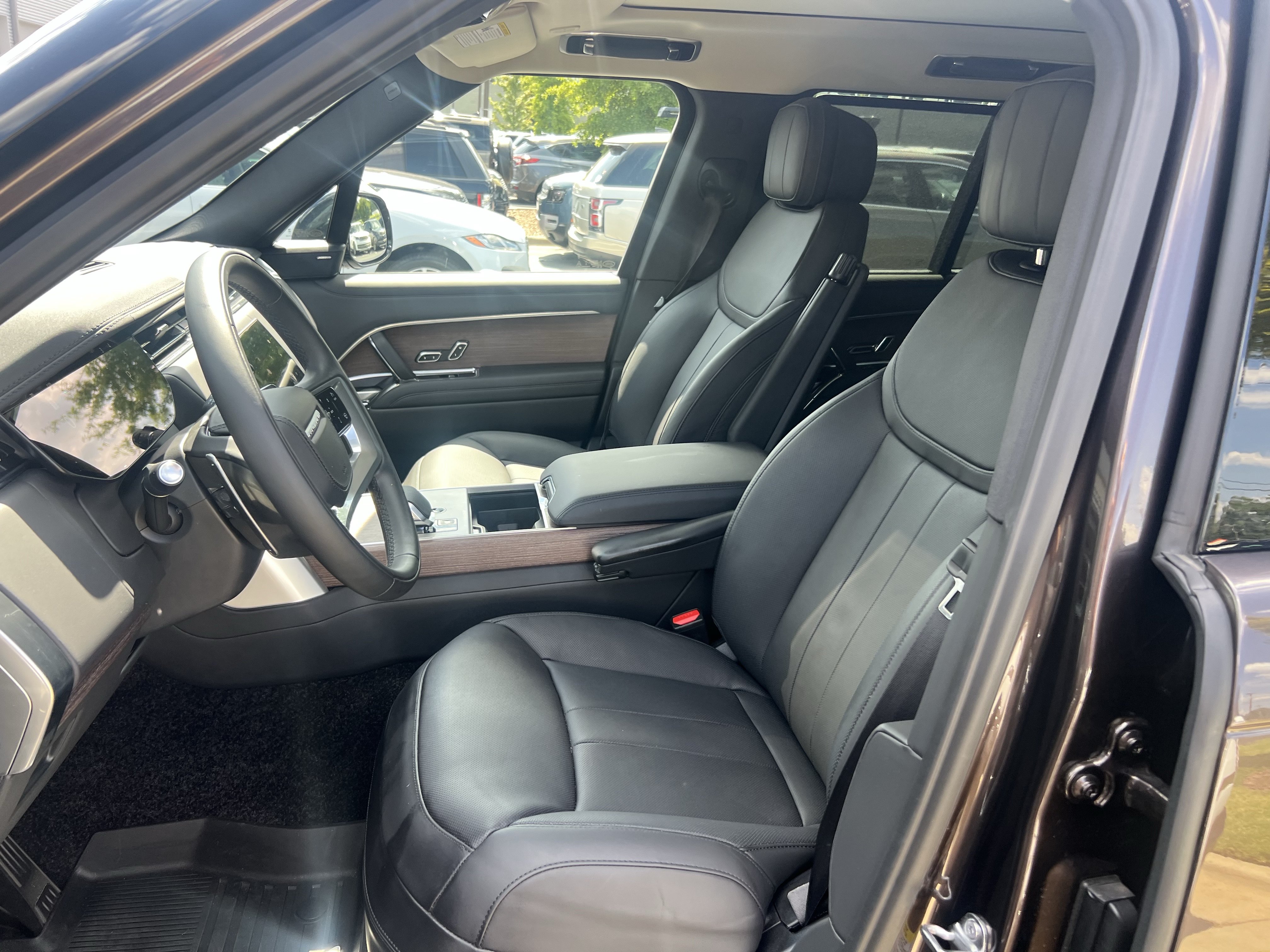 Certified 2026 Land Rover Range Rover SE AWD/4WD image 16