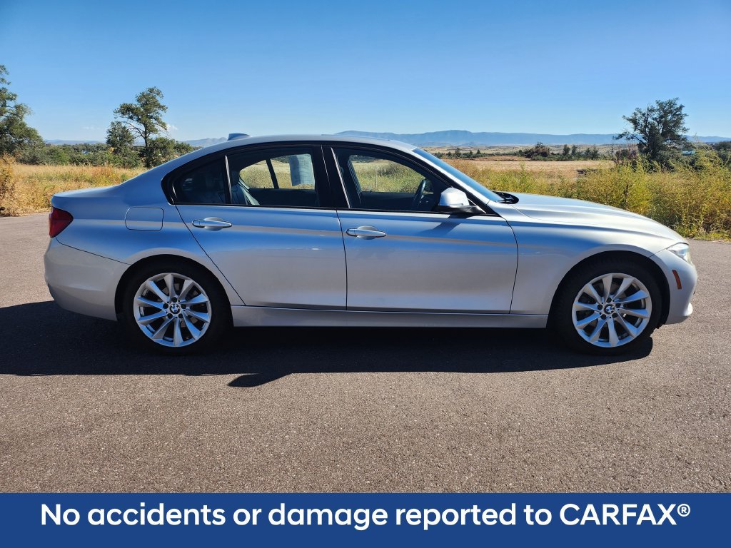Used 2016 BMW 320i xDrive Sedan AWD/4WD image 3