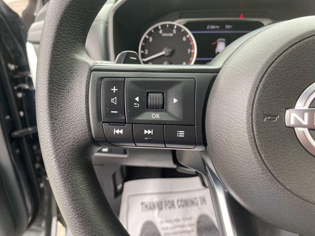Used 2024 Nissan Rogue SV image 16
