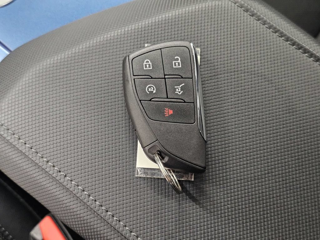 Used 2025 Chevrolet Equinox EV LT w/ Convenience Package FWD image 33