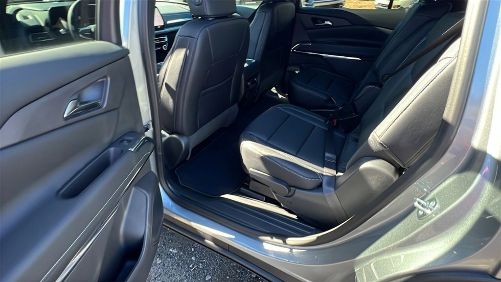 New 2026 Chevrolet Traverse LT w/ Midnight/Sport Edition image 17