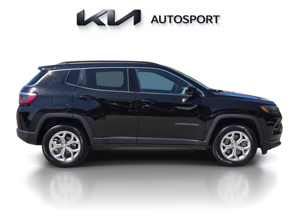 Used 2024 Jeep Compass Latitude AWD/4WD image 7