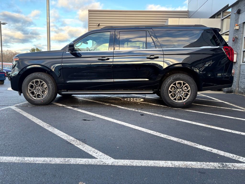 New 2025 Ford Expedition Max Active image 6