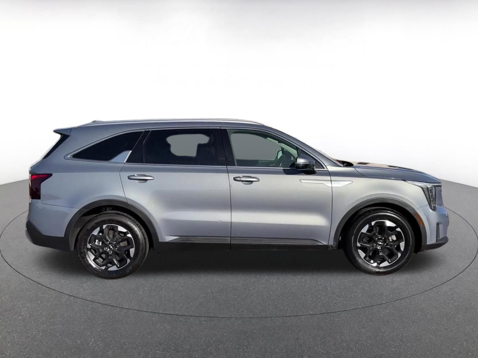 Used 2024 Kia Sorento S FWD image 16