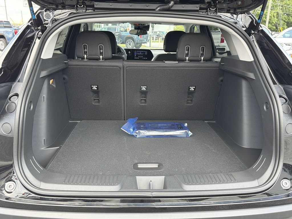 New 2026 Chevrolet Trax LS FWD image 17