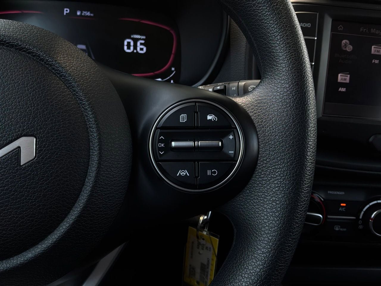 Used 2025 Kia Soul LX w/ LX Technology Package FWD image 32