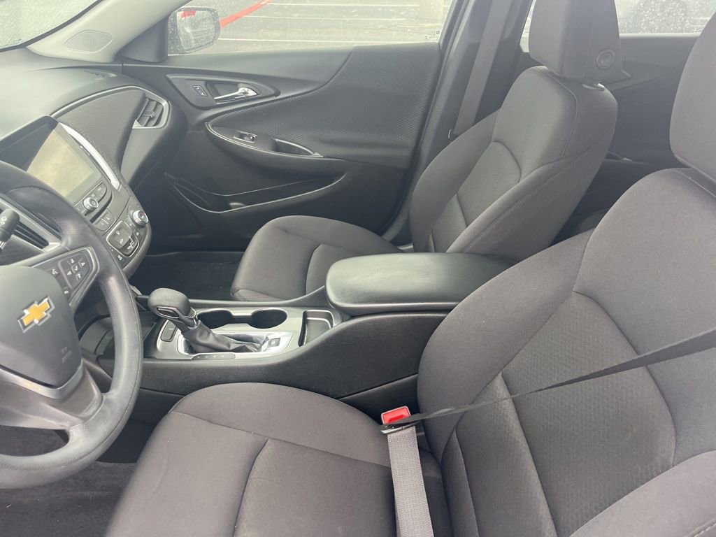 Used 2023 Chevrolet Malibu LS image 4