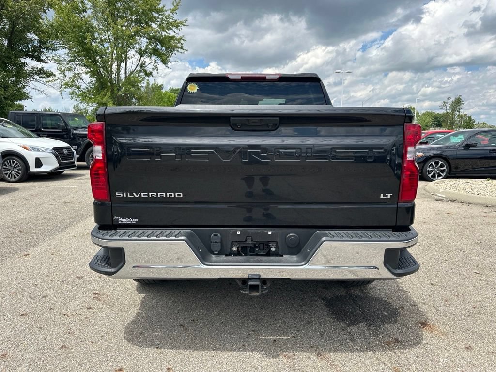 Used 2023 Chevrolet Silverado 1500 LT AWD/4WD image 10