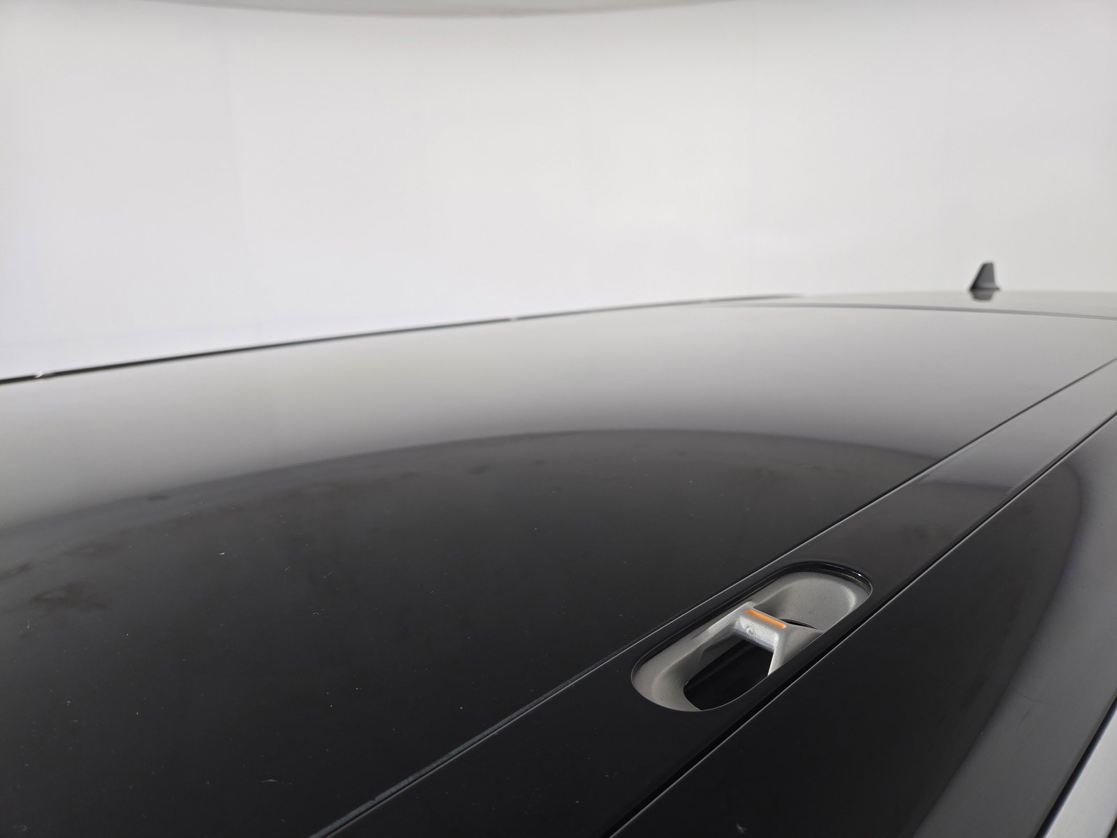 Used 2024 Rivian R1S Adventure AWD/4WD image 13