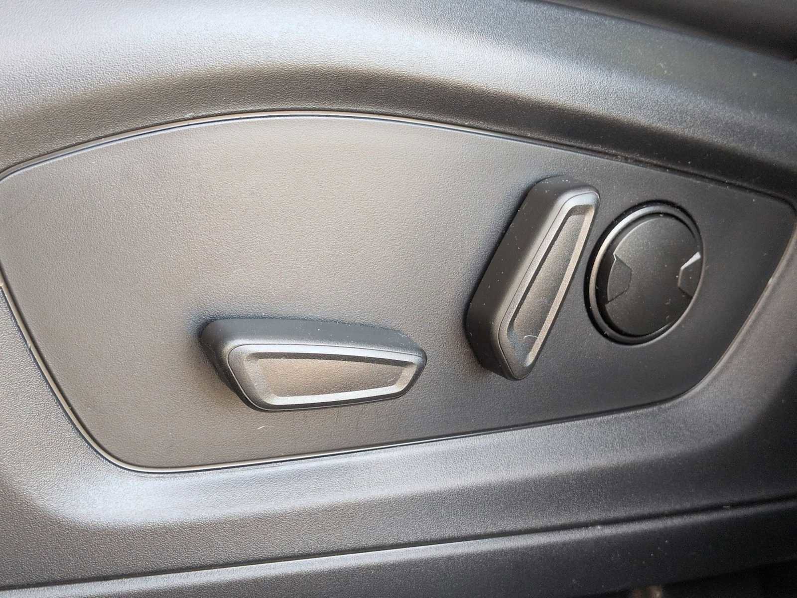 Used 2026 Ford Explorer ST-Line image 17