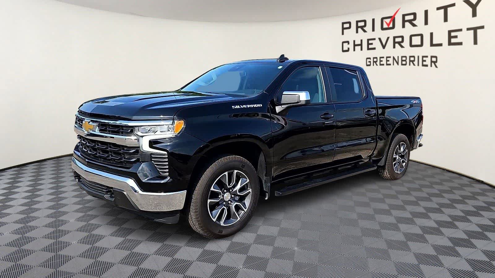 Used 2024 Chevrolet Silverado 1500 LT AWD/4WD image 4
