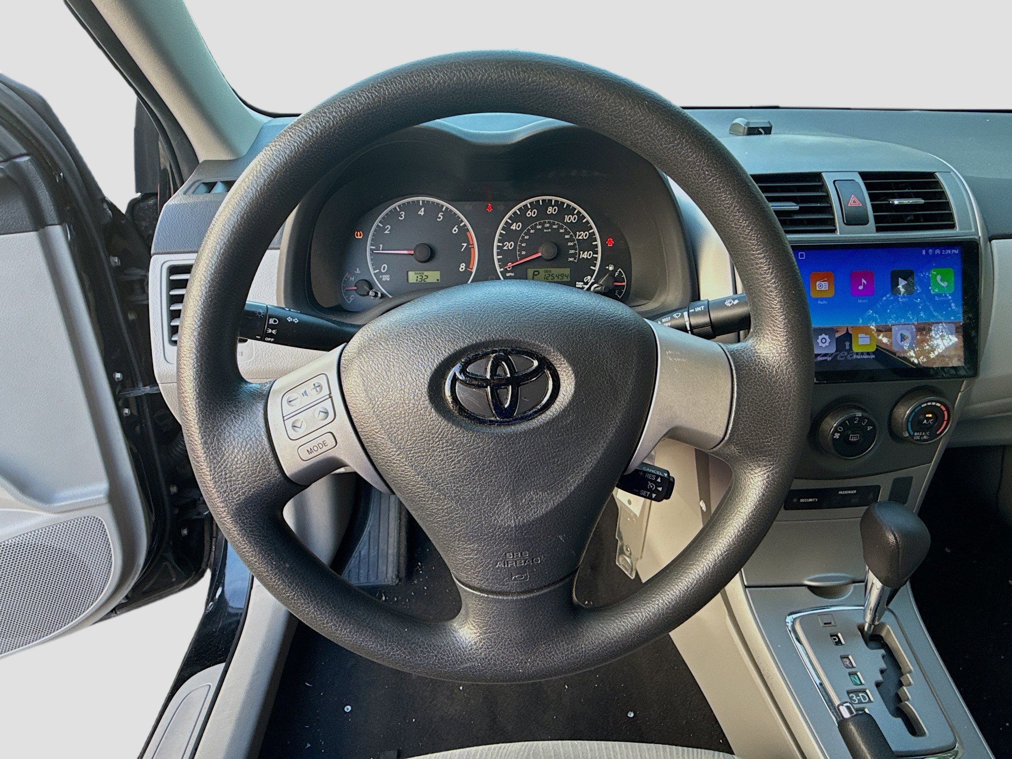 Used 2013 Toyota Corolla LE image 8