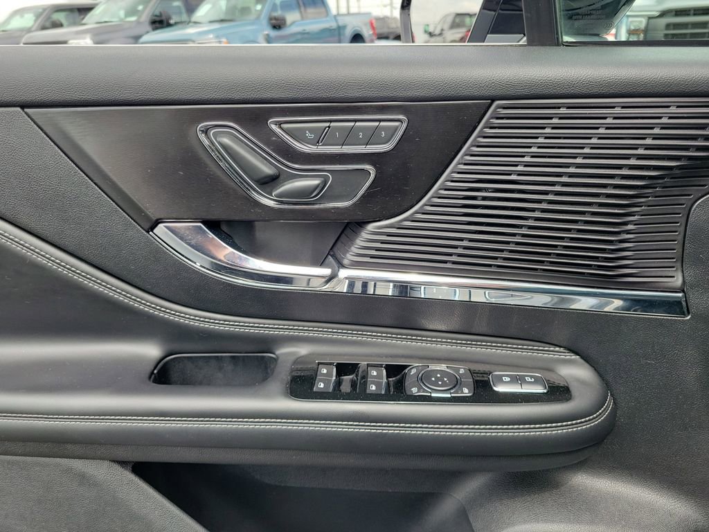 Certified 2022 Lincoln Corsair AWD w/ Premium Package image 20