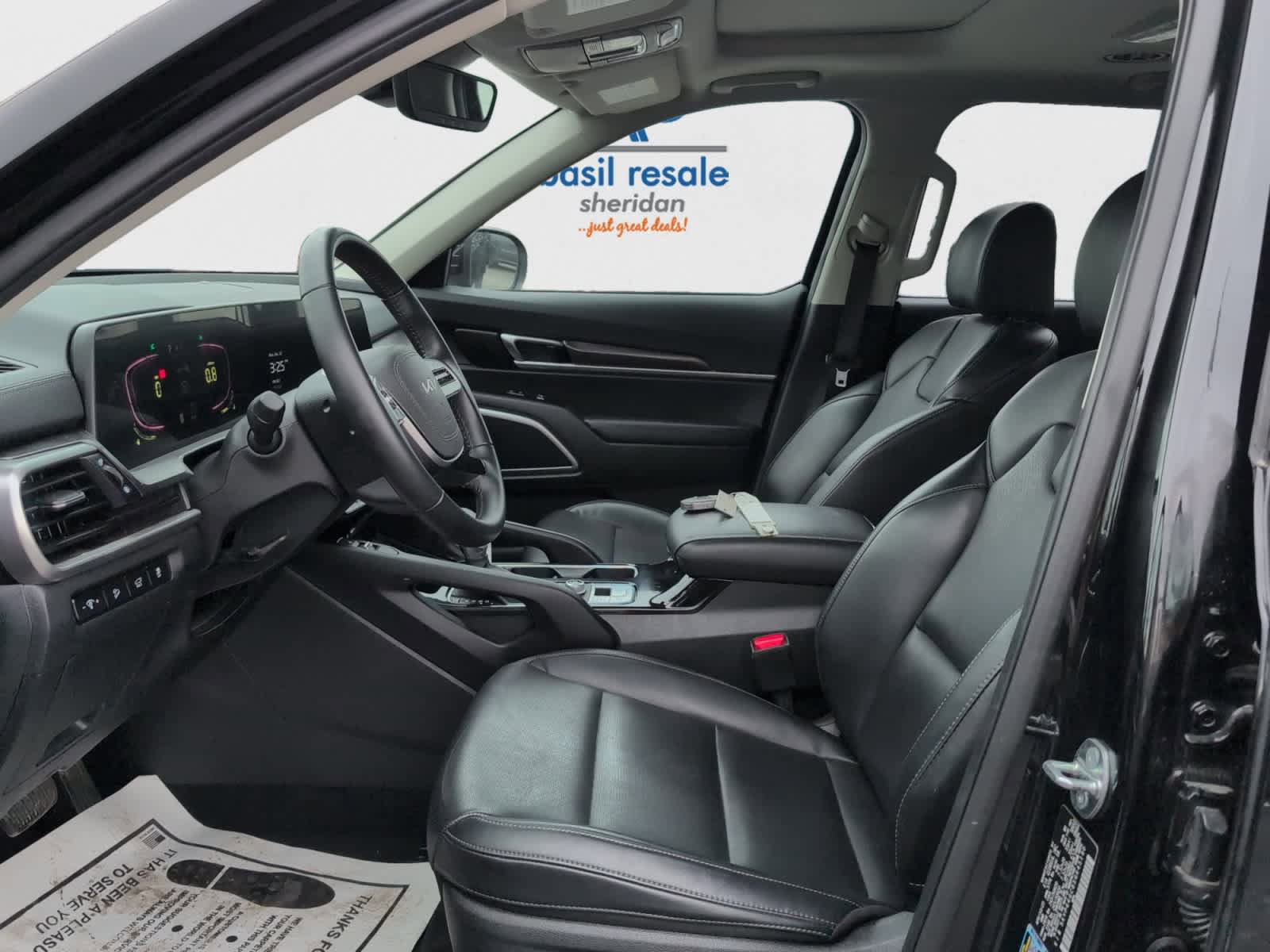 Used 2025 Kia Telluride S FWD image 12