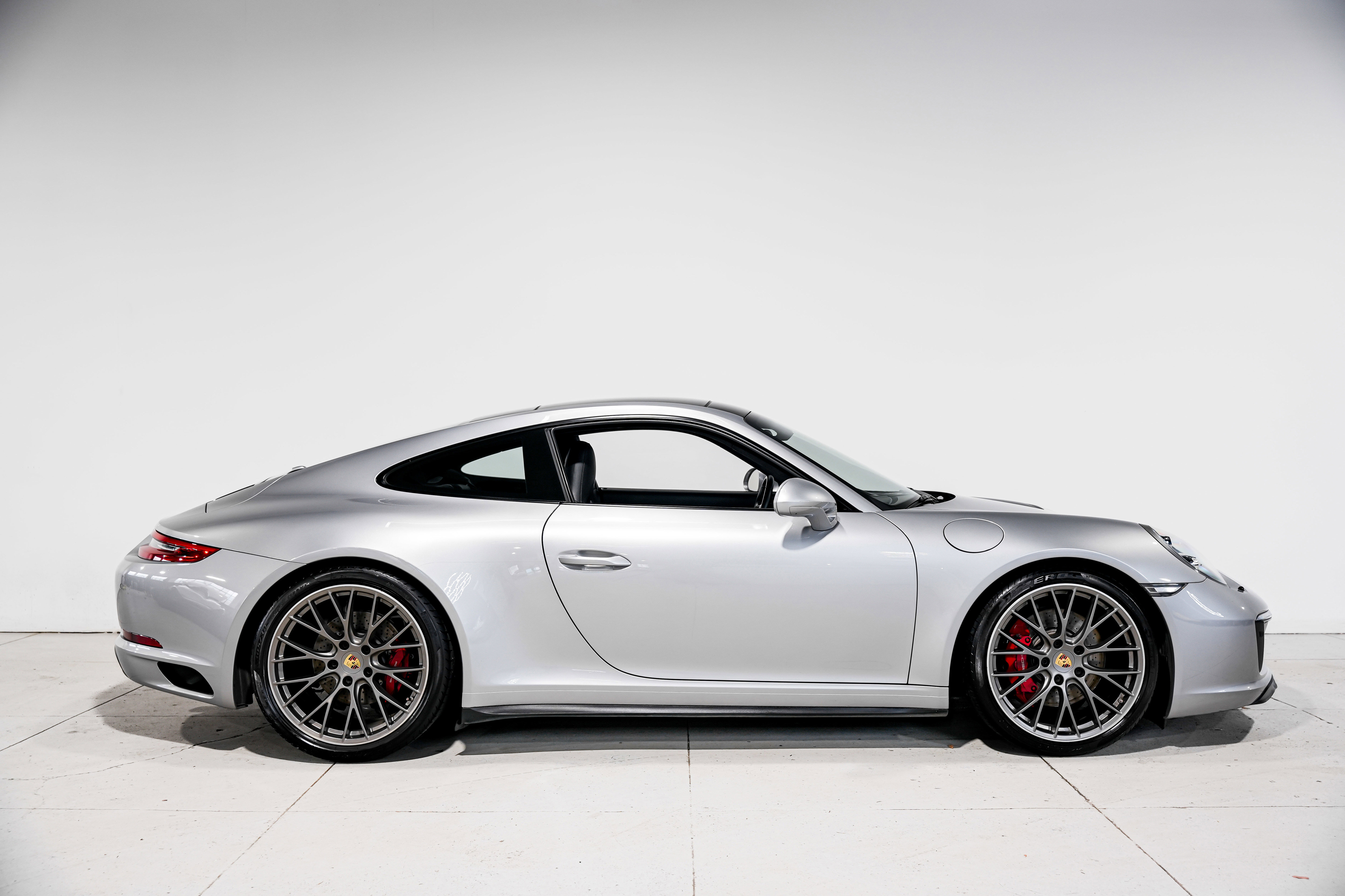 Used 2017 Porsche 911 Carrera 4S AWD/4WD image 2