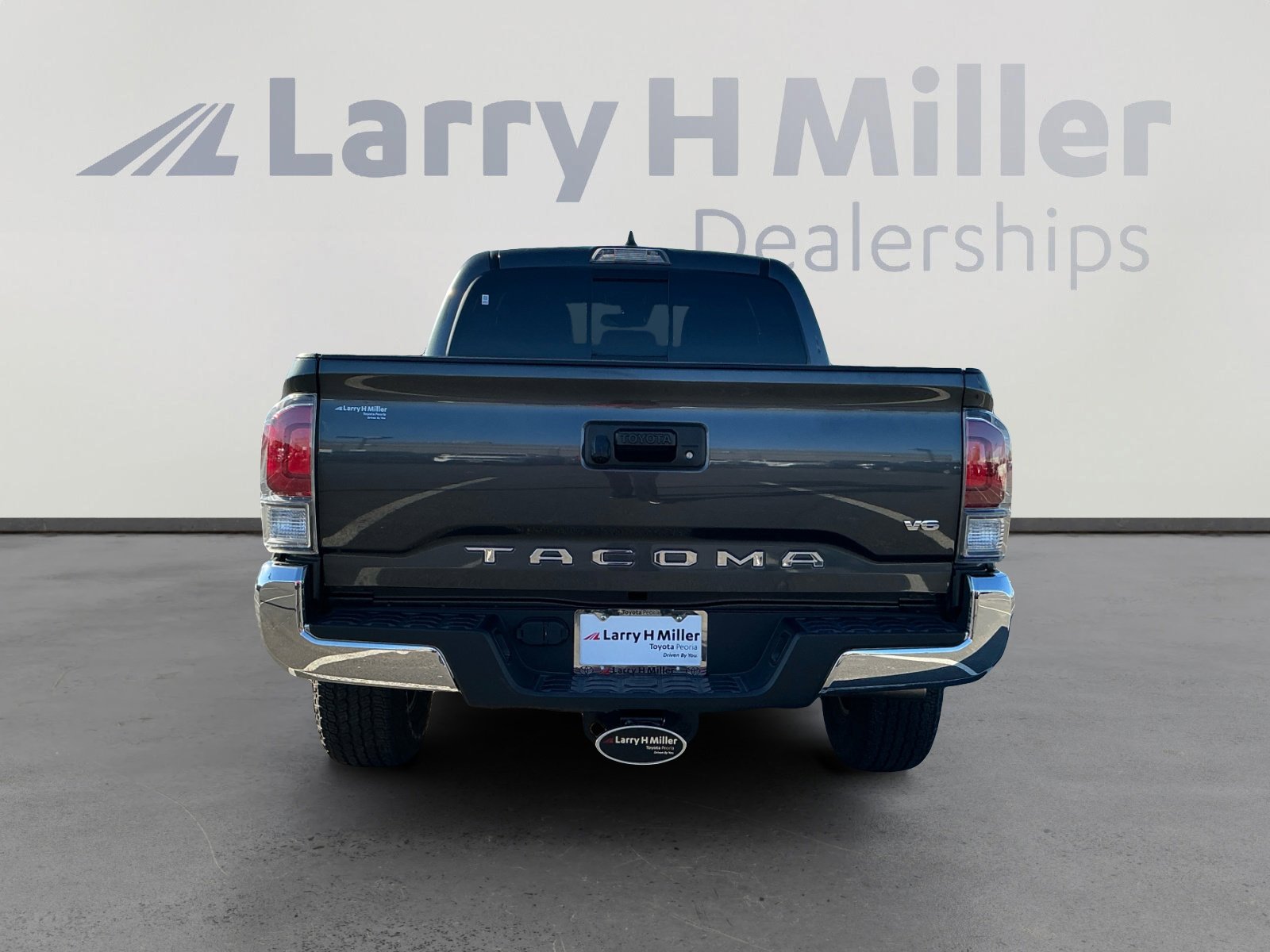 Used 2023 Toyota Tacoma TRD Off-Road image 4