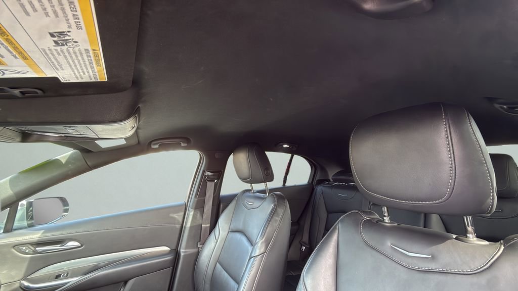 Used 2023 Cadillac XT4 Premium Luxury image 11