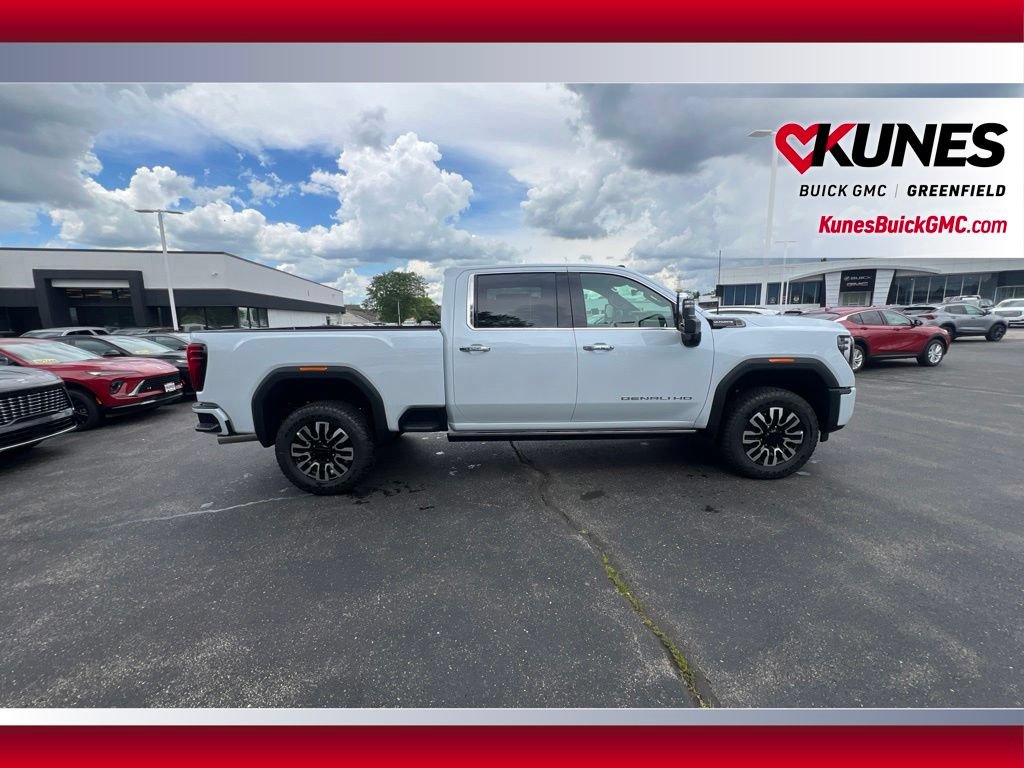 New 2026 GMC Sierra 3500 Denali Ultimate AWD/4WD image 2