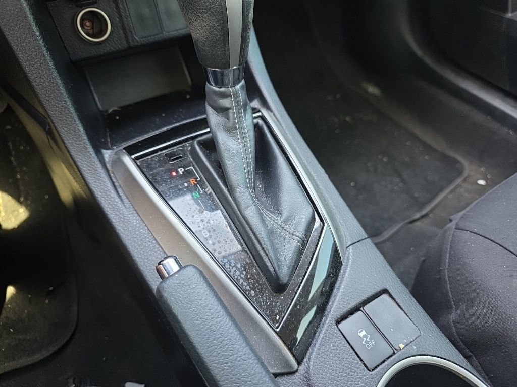 Used 2014 Toyota Corolla LE image 23