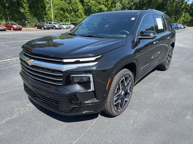 Used 2026 Chevrolet Traverse High Country FWD image 1