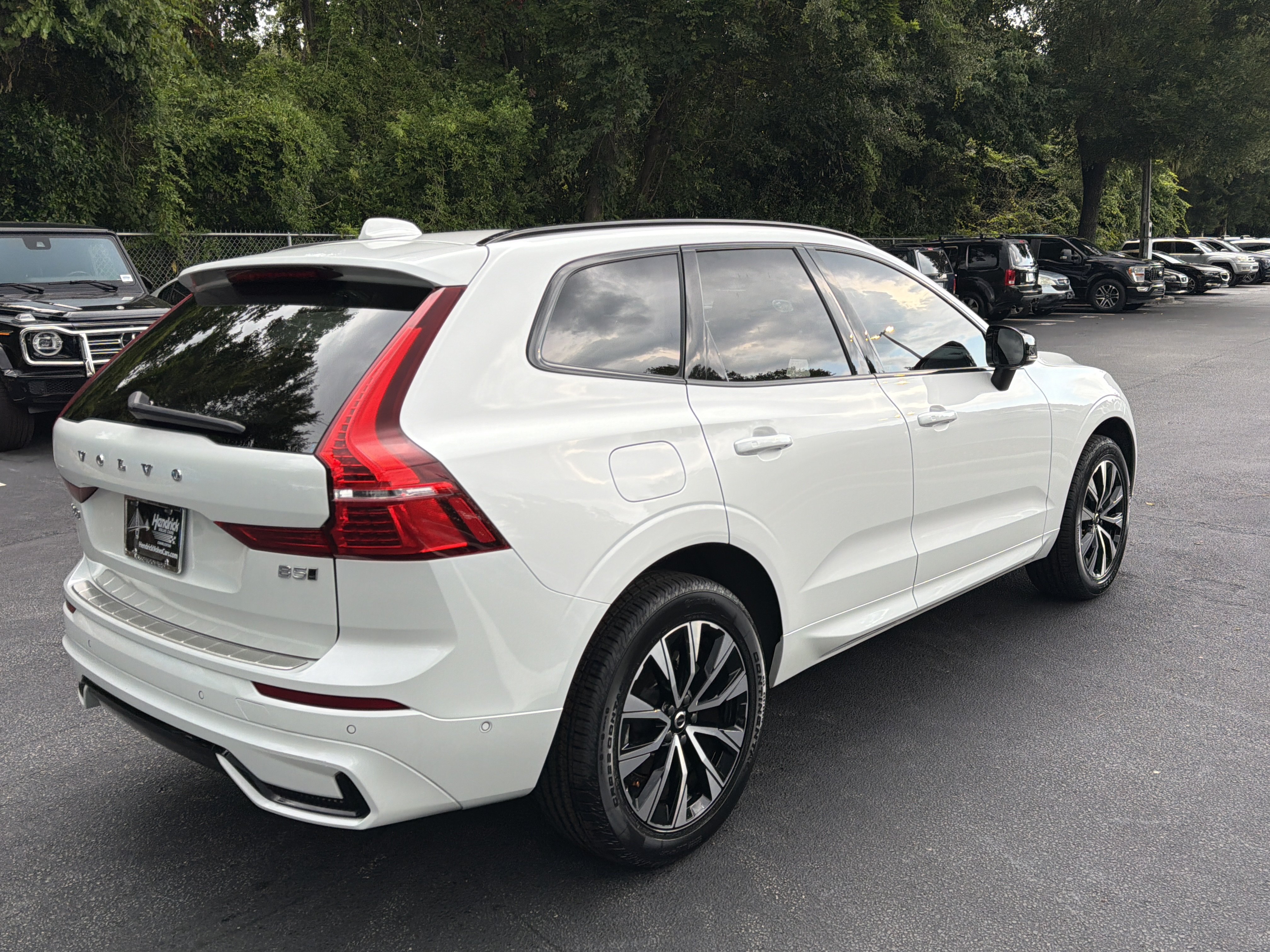 Certified 2024 Volvo XC60 B5 Plus w/ Protection Package Premier AWD/4WD image 44