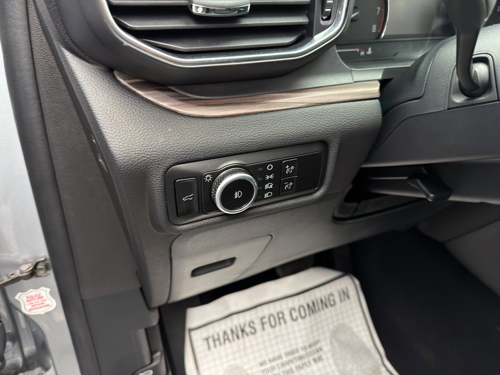 Used 2023 Ford Explorer Limited image 18