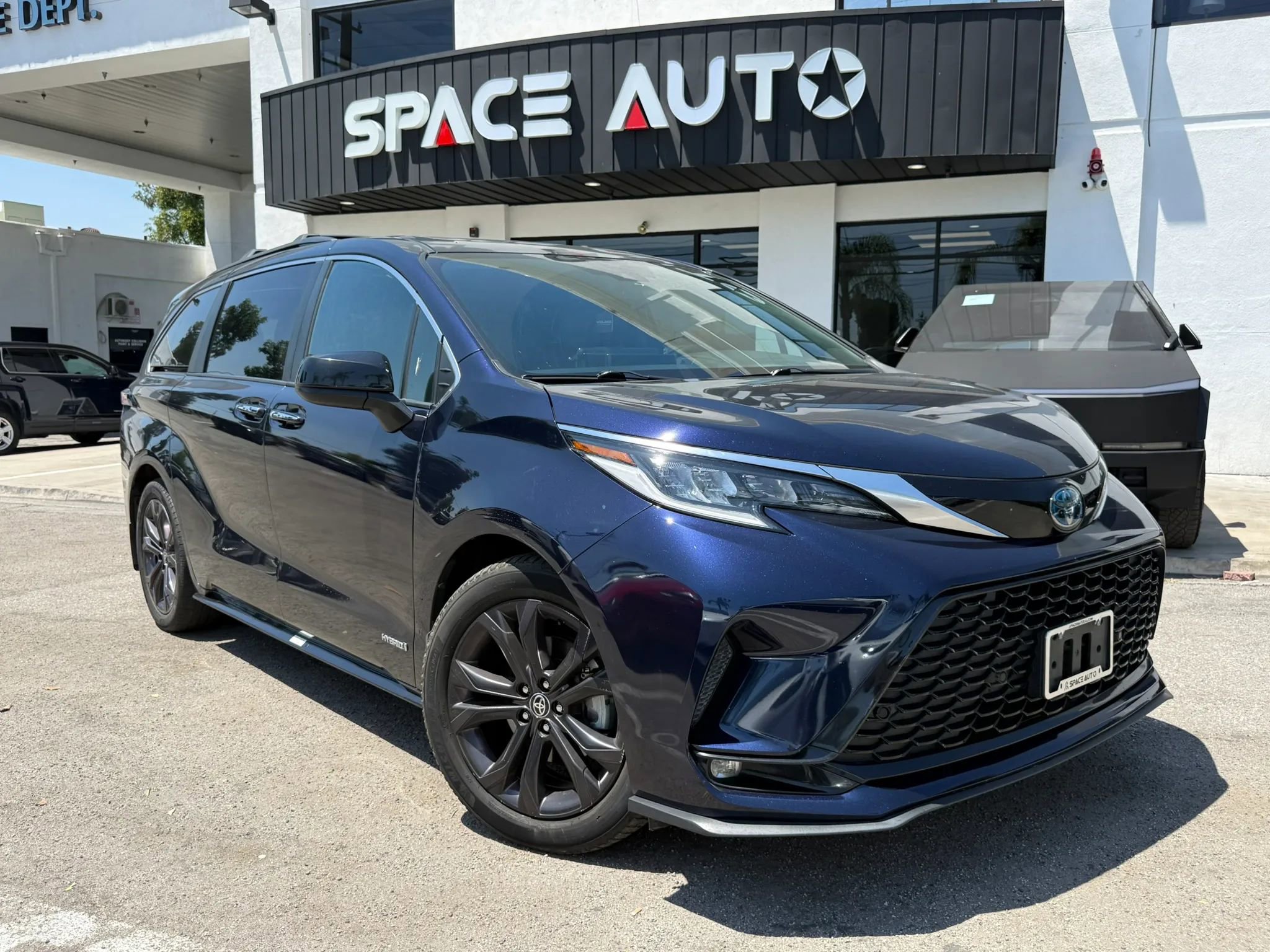 Used 2021 Toyota Sienna XSE