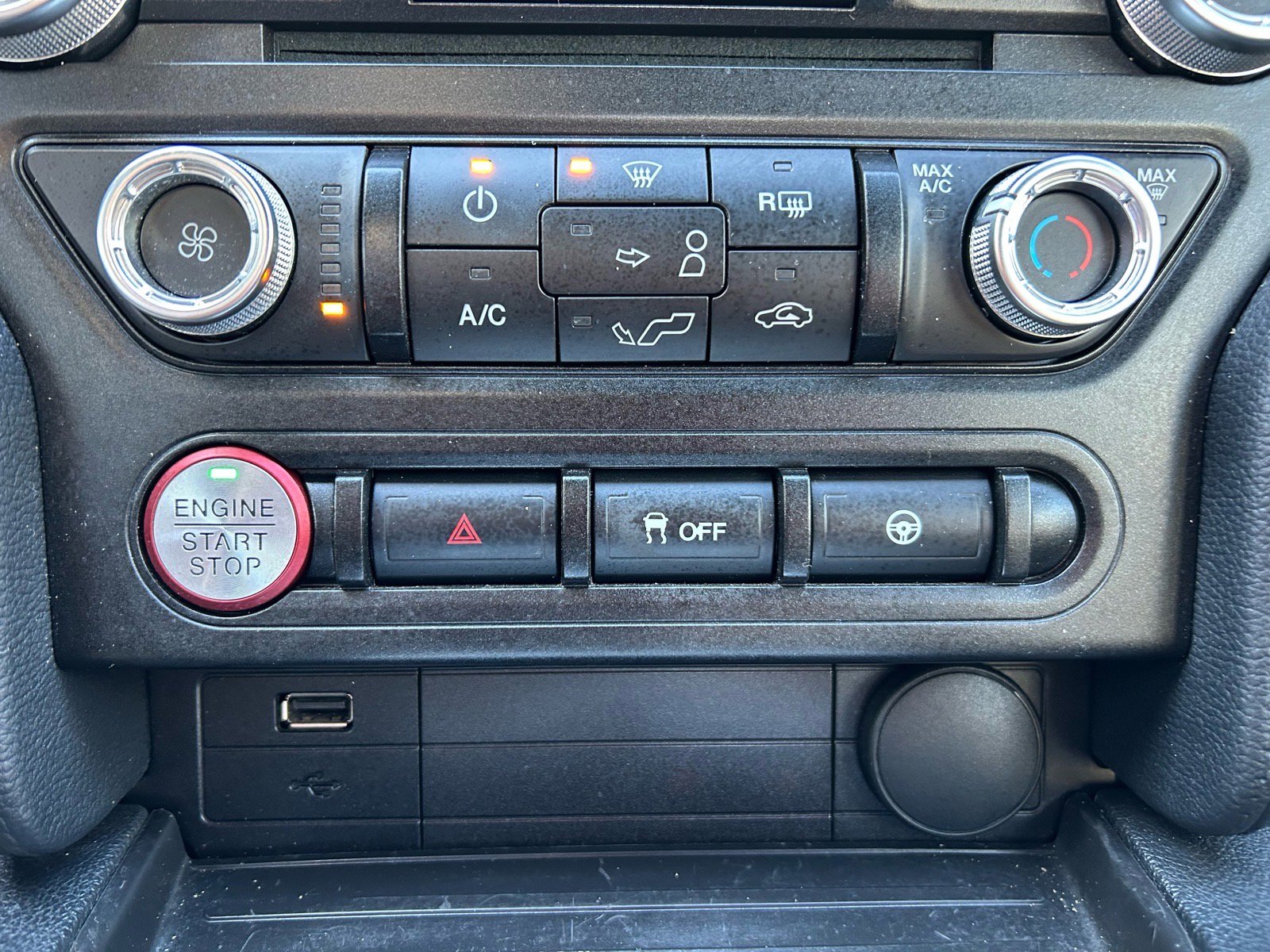 Used 2018 Ford Mustang Coupe image 25